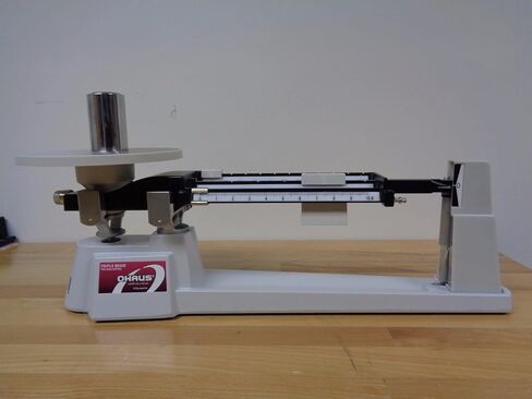 Ohaus - 80000012 توازن شعاع ميكانيكي ثلاثي متخصص، مع لوح من الفولاذ المقاوم للصدأ، سعة 610 جرام، إمكانية قراءة 0.1 جرام in Kuwait