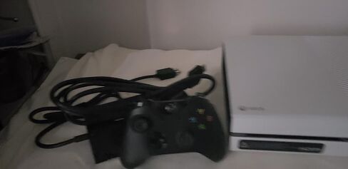 Xbox One 500GB Console ONLY WHITE v2 Model 1540 XB1 5C9-00021 Gaming System 4K (Refurbished) (Renewed) in Saudi Arabia