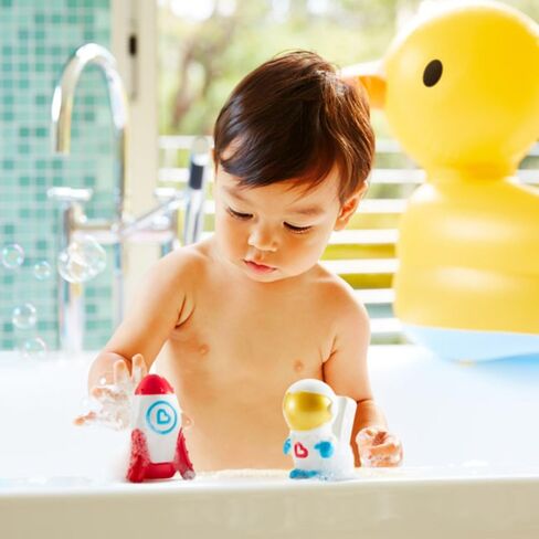 لعبة استحمام الأطفال الصغار والرضع من Munchkin® Galaxy Buddies™ المضيئة الآمنة للمياه، وسفينة رائد فضاء وصاروخ in Saudi Arabia