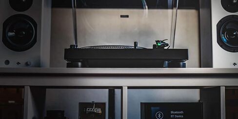 صوتي-Technica AT-LP120XBT-USB DIRER-SRIVE DRIVE DRIVE مع Bluetooth ، التناظرية ، ومخرجات USB-حزمة سوداء مع سماعات الرأس ، الكابل ، حصيرة الانزلاق ، مجموعة التنظيف ، وقماش أوستن بازار تلميع in Saudi Arabia