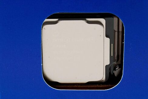 Intel Celeron G4930 Desktop Processor 2 Core 3.2 GHz LGA1151 300 Series 54W (Renewed) in Saudi Arabia
