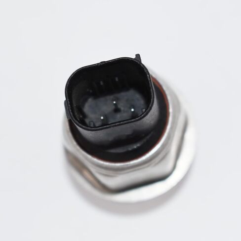 قطع غيار مستشعر ضغط سائل الفرامل الرئيسية لفورد F250 F350 F450 F550 E350 2005-2012 5140651AA BST116 5S7048 in Kuwait