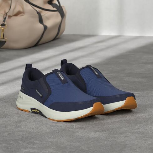 Skechers Men's Go Walk في الهواء الطلق أحذية المشي لمسافات طويلة على المشي لمسافات طويلة مع أحذية الرغوة المبردة بالهواء in Saudi Arabia