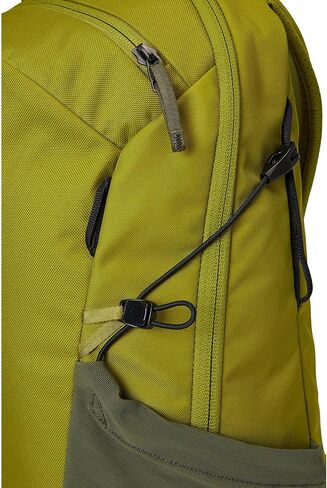 Arc'teryx Mantis 16 حقيبة ظهر | Sleek Sempact 16L Daypack | الزيتون الطحلب/تاتسو ، مقاس واحد in Saudi Arabia