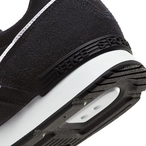 Nike Mens Venture Runner Sports Wear Performance Running Shoes B/W 7 Medium (D) Black/White in Saudi Arabia