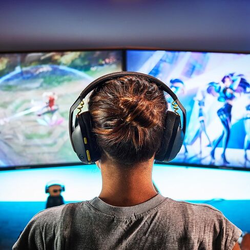 Logitech G435 Lightspeed و Bluetooth Wireless Geadset - سماعات رأس خفيفة الوزن الزائد ، ميكروفونات مدمجة ، بطارية 18 ساعة ، متوافقة مع Dolby Atmos ، PC ، PS4 ، PS5 ، Mobile - Black (متجدد) in Saudi Arabia