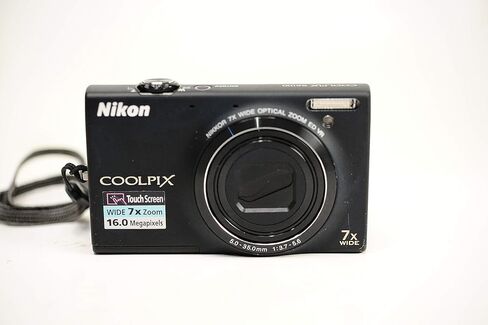 Nikon Coolpix S6100 16 MP الكاميرا الرقمية مع عدسة تكبير البصرية ذات الزاوية العريضة 7X Nikkor و 3 بوصات LCD (Silver) (الطراز القديم) in Kuwait