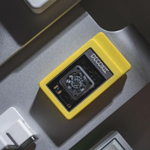 M.2 NVME SSD العلبة ، عامل الشكل 2230 ، USB 3.2 Gen2 ، RGB LED ، التبريد النشط ، متوافق مع iPhone 15/16 ، Steam Deck ، PS5 (Black) in Kuwait