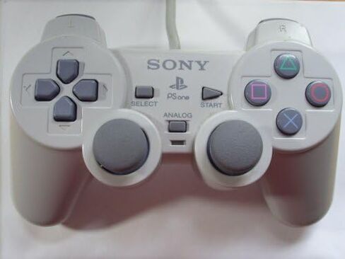 PlayStation Controller (رمادي) (متجدد) in Kuwait