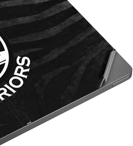 Skinit Laptop Music Skin متوافق مع Universal Laptop 17in (13.8 × 10 بوصة) - مرخص رسميًا في الدوري الاميركي للمحترفين Golden State Warriors تصميم طباعة الحيوانات الأسود in Saudi Arabia