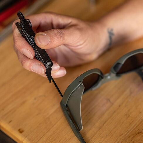 Gerber Gear Armbar Mini - 8 -in1 Travel Multitool مع الافتتاحية ، مفك البراغي والمقص - EDC Adventure Gear للتخييم والمشي لمسافات طويلة في الهواء الطلق - أداة مضغوطة - أسود - أسود in Saudi Arabia