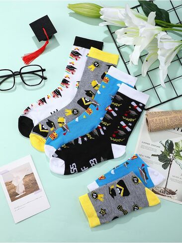 Sintege 28 زوجًا من جوارب التخرج فئة 2024 جوارب الطاقم هدايا التخرج المبتكرة لطلاب الكلية وزملاء الدراسة والأصدقاء في حفل موسم التخرج in Kuwait