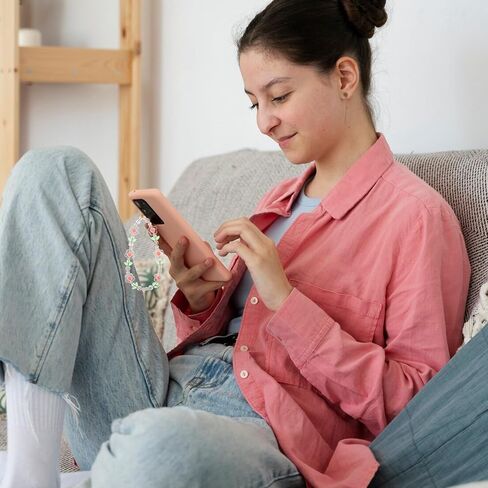 3 PCS زهرة الهاتف سحر زهرة جمالية الحبل الحبل حزام معصم هدية سحر مفتاح ، سحر معصم الكاميرا الملونة Y2K سحر الهاتف المحمول للنساء للمرأة الهدايا in Saudi Arabia