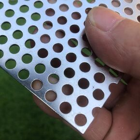 Aluminum Perforated Metal Sheets 30"x15" 16 Gauge Expanded Metal Mesh Aluminum Opening 1/5" 0.2 inch (About 5 mm) Perforated Steel Sheet Aluminum Mesh Screen Decorative Metal Mesh