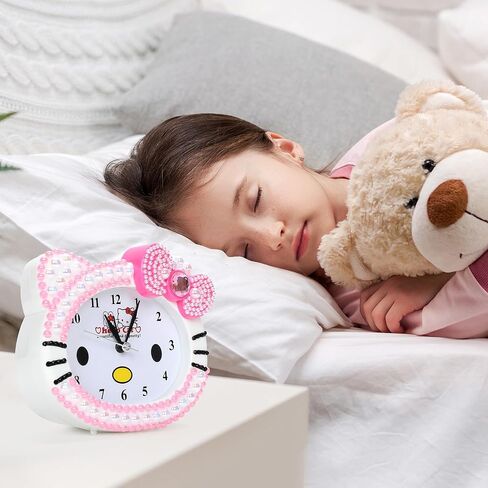 ساعة كارتون كيتي - ساعة منبه صغيرة من أحجار الراين اللامعة للفتيات والأطفال، أحجار كريمة، ساعة منبه DIY هدية عيد ميلاد لساعة الاتصال الصباحية لغرفة النوم، سطح المكتب، المنزل والمكتب، قطعة فنية تزيينية in Kuwait