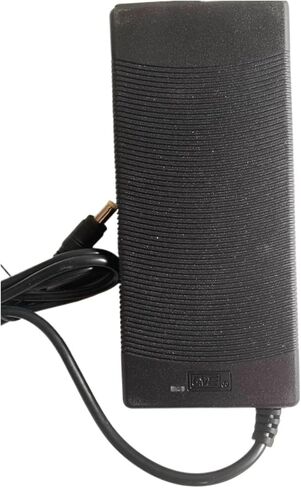 12V 8A 96W AC/DC Power Adapter 5.5 * 2.5 مم (قابس الاتحاد الأوروبي) in Kuwait