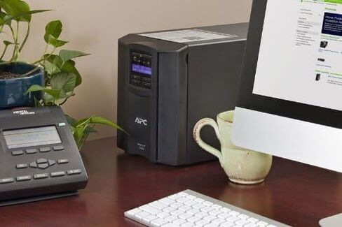 APC Smart-Ups 1000VA UPS Backup مع إخراج الموجة الجيبية النقية (SMT1000) (متجدد) in Saudi Arabia