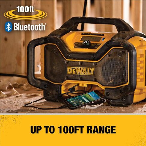 DEWALT DCR025R LITHIUM LITHIUM-ION RADIO & Charger (أداة عارية) (متجددة) in Kuwait