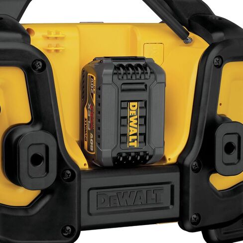DEWALT DCR025R LITHIUM LITHIUM-ION RADIO & Charger (أداة عارية) (متجددة) in Kuwait