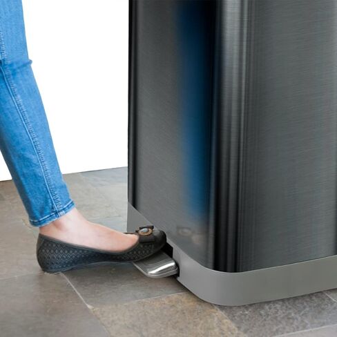 سلة مهملات من الفولاذ المقاوم للصدأ من جلاد مع حماية من رائحة الكلوروكس | سلة قمامة معدنية كبيرة للمطبخ مع غطاء ناعم ودواسة قدم وحامل لفافة أكياس النفايات، سعة 13 جالون، جميعها مقاومة للصدأ in Kuwait