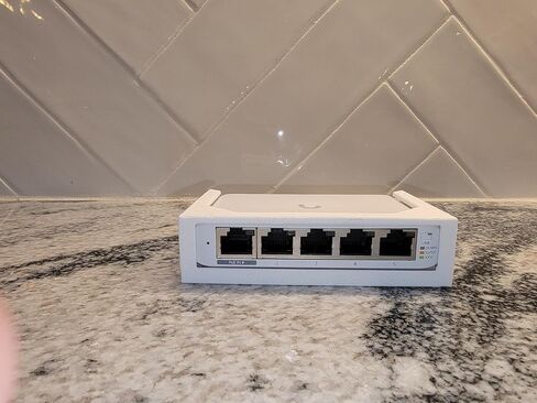 Blazin3d Wall Mount/Under Desk Mount for UniFi Flex Mini Switch Ubiquiti USW-Flex-Mini (أبيض) in Kuwait