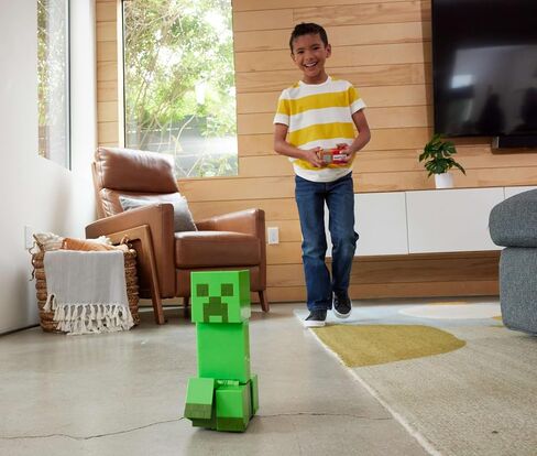 Mattel Minecraft Exploding RC Creeper مع أضواء وأصوات و10 جزيئات انفجارية وحركة أصلية للعبة ورمز DLC in Saudi Arabia