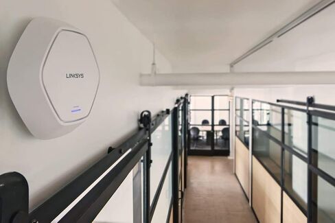 Linksys Business LAPAC2600 Pro Series AC2600 Dual-Band MU-MIMO Wireless Access Point in Saudi Arabia
