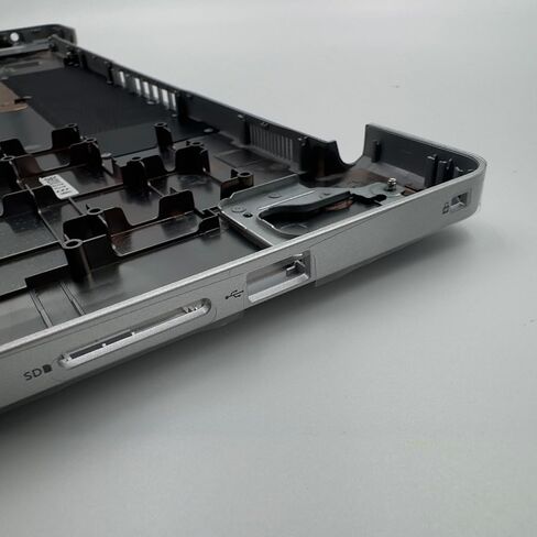 غطاء قاعدة أسفل العلبة السفلية ل Dell Inspiron 5000 5570 5575 P75F Silver 0N9W2D N9W2D AP210001B0 in Kuwait