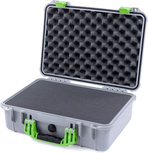 New Pelican Silver & Lime Green 1500 Case. مع رغوة. in Kuwait