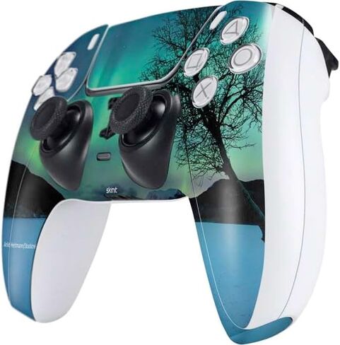 ألعاب Skinit Scenit Gaming متوفرة مع وحدة تحكم PS5 - Stocktrek Aurora Borealis مرخصة رسميًا على بحيرة في تصميم النرويج in Saudi Arabia