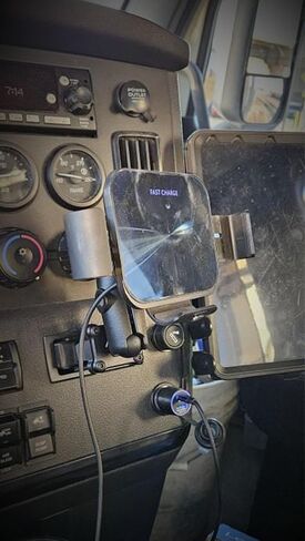Smash Mount FL, Freightliner Cascadia Phone Holder Kit 2018-2024, 1 inch RAM Compatible or 17mm Ball Phone Mount Setup for Truckers (FL Lite Smash Mount) in Saudi Arabia