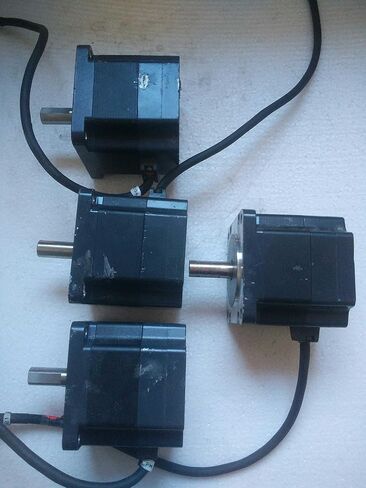 Davitu Electricity Generation - ASM98AC Stepper Motor ، يستخدم في حالة جيدة 80 ٪ من المظهر ، العمل الجيد ، in Saudi Arabia