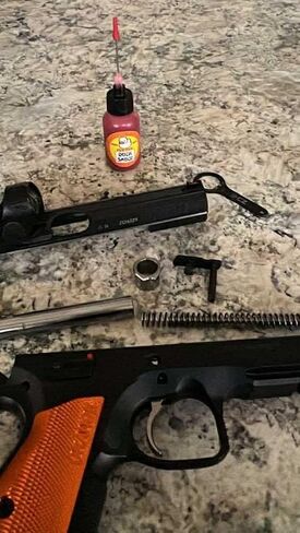 Duck Sauce, All Purpose Gun Oil/Lubricant, Thick Viscosity, Needle applicator in Saudi Arabia