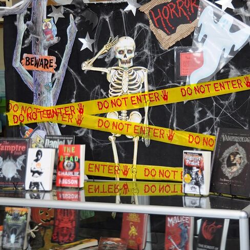 شريط تحذير لديكورات الهالوين، شريط تحذير للسلامة مقاس 4.8 سم × 25 مترًا، لا تدخل الشريط باللون الأصفر والأحمر المخيف وشريط حاجز خطر لحفلات الهالوين والمنازل المسكونة والمناطق الخطرة in Kuwait