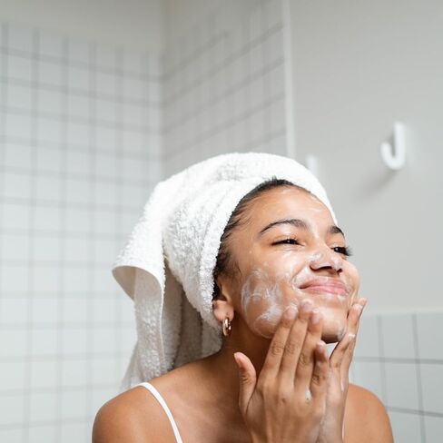 Jabón Facial Exfoliante y Aclarante Piel Piel ensible ، Piel Grasa Piel Seca Ayuda con las manchas de sol hecho a mano ، مكونات naturales orgánico ، in Saudi Arabia