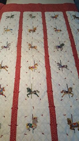 Carousel Horses Crib/Lap Blanket 38 × 57 بوصة in Kuwait