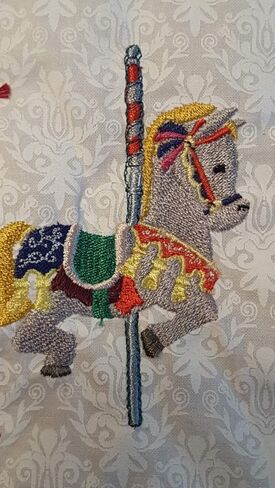 Carousel Horses Crib/Lap Blanket 38 × 57 بوصة in Kuwait