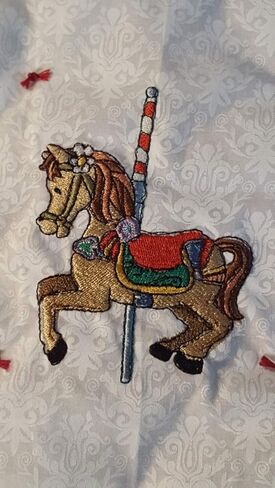 Carousel Horses Crib/Lap Blanket 38 × 57 بوصة in Kuwait