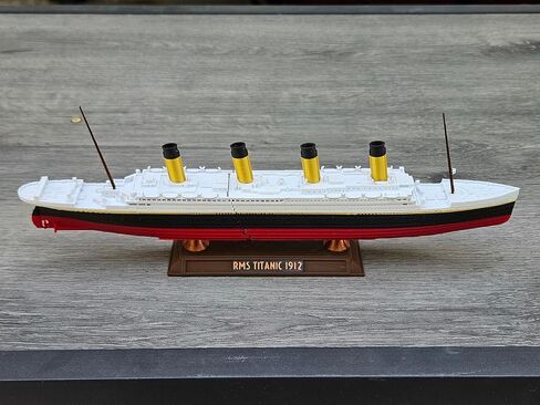 انقسام إلى نصف Titanic Action Toy by Theroller3d ، تصميم Break-Apart مع نظام Snap-Lock على عكس الطرز الأخرى ، Titanic Toys for Kids ، Titanic Cake Topper ، قارب تيتانيك الدقيق تاريخيًا ، متماثل تيتانيك (نموذج بدون حامل عرض) in Kuwait