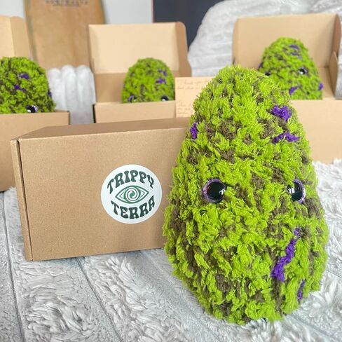 Nouglas Plush Buddy— Handmade Crochet Weed Plush - Cozy Weed Pillow for Stoner Decor, Weed Decor, Hippie Decor - Weed Plushie Nouglas for Chill Vibes, Emotional Support Bud in Saudi Arabia