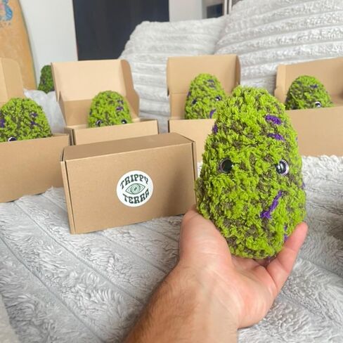 Nouglas Plush Buddy— Handmade Crochet Weed Plush - Cozy Weed Pillow for Stoner Decor, Weed Decor, Hippie Decor - Weed Plushie Nouglas for Chill Vibes, Emotional Support Bud in Saudi Arabia