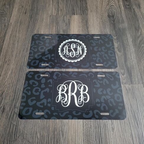 صفيحة مخصصة للفروقة والسيارات الرمادية السوداء/الداكنة ، علامة سيارة مخصصة ، لوحة للنساء ، monogram (لوحة) in Saudi Arabia