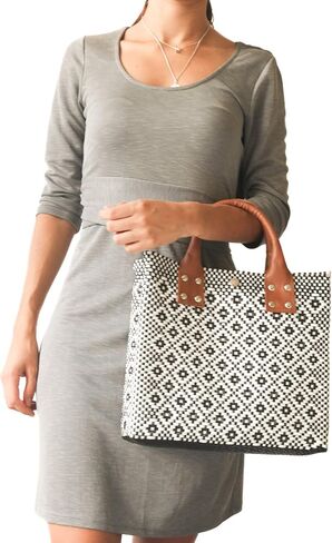 حقيبة Crossbody كبيرة المنسوجة - مقابض جلدية تان وحزام Crossbody ، محفظة بلاستيكية معاد تدويرها يدويًا ، أواكساكا المنسوجة المكسيكية ، حقيبة صيفية ، حقيبة عمل ، محفظة كل يوم in Saudi Arabia