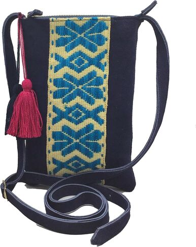 Crossbody "Angelica" ، الذي صنعه Jühue Artesanal ، مصنوع في المكسيك ، حقيبة زرقاء ، حدوث حدود ، قطعة فريدة من نوعها ، حقيبة مطرزة ، تطريز مكسيكي ، مصنوعة يدويًا ، كروسوديه من جلد الغزال ، تطريز كروسودي in Saudi Arabia