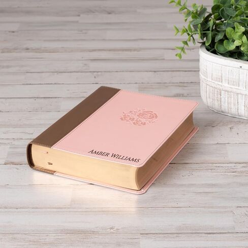 الكتاب المقدس المخصصة للنساء NIV مع اسم محفور ، NIV Journaling Bible ، اسم الكتاب المقدس المخصص ، النسخة الدولية الجديدة ، هدية المعمودية in Saudi Arabia