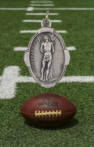 صلاة كرة القدم و Saint Sebastian Medal قلادة | ميدالية القديس الكاثوليكية | ميدالية لاعب كرة القدم الكاثوليكي | بطاقة صلاة القديس سيباستيان الكاثوليكية in Saudi Arabia