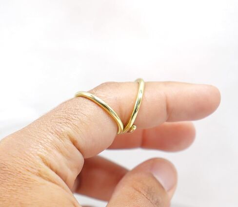 Swan Splint Ring Adjustable for PIP or DIP Joint • Swan Neck Splint, hyperextension splint ring, hand arthritis splint in Saudi Arabia