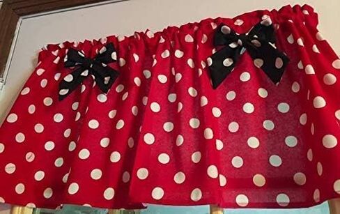Red White Dots Valance ، Decore Decor ، Startain Window ، Girls Room ، حضانة ، دش الطفل ، المكتب ، المطبخ ، الحفلة ، فكرة الهدية ، عصرية 43 "W × 14" L ، Fun Valance ، Happy Valance in Saudi Arabia