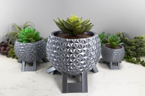 Epcot Spaceship Earth Earth Planter (متوسط) in Saudi Arabia