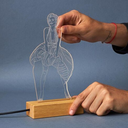 UDELF 3D Illusion Lamp ، Marilyn Monroe! ضوء الليل ، مصباح LED ثلاثي الأبعاد ، مصباح بجانب السرير ، مصباح مصابيح LED مصباح ، هدية لمحبي الموسيقى ، ضوء الأكريليك ، فستان مارلين مونرو in Saudi Arabia